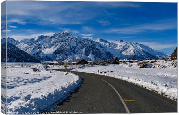 Road trip in New Zealand with snow mountains in winter Canvas Print by Chun Ju Wu