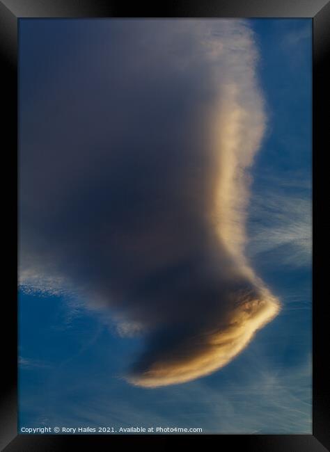 Hammer head cloud formation Framed Print by Rory Hailes