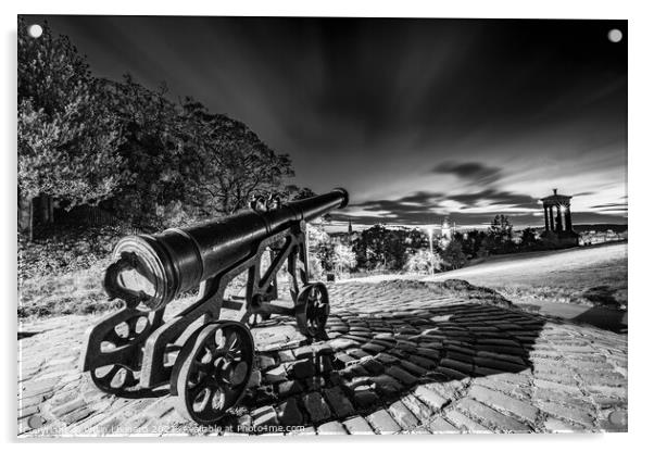 Portugese Cannon on Calton Hill Edinburgh. Acrylic by Philip Leonard