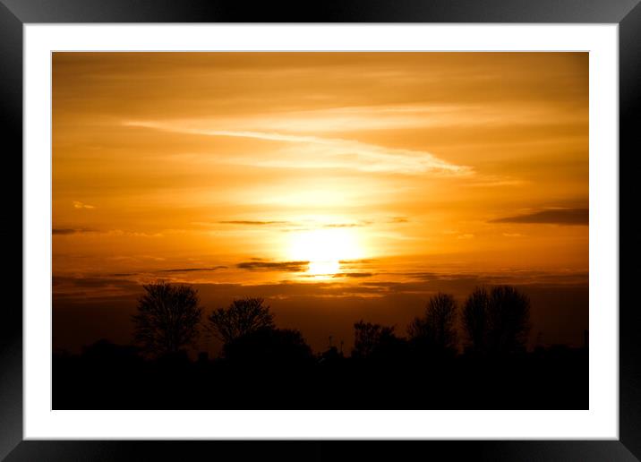 Sunset on Kings Lynn quay  Framed Mounted Print by Sam Owen