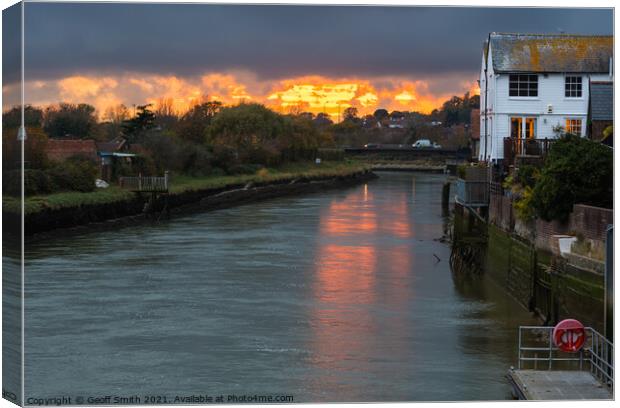 Sunset at River Arun in Arundel Canvas Print by Geoff Smith
