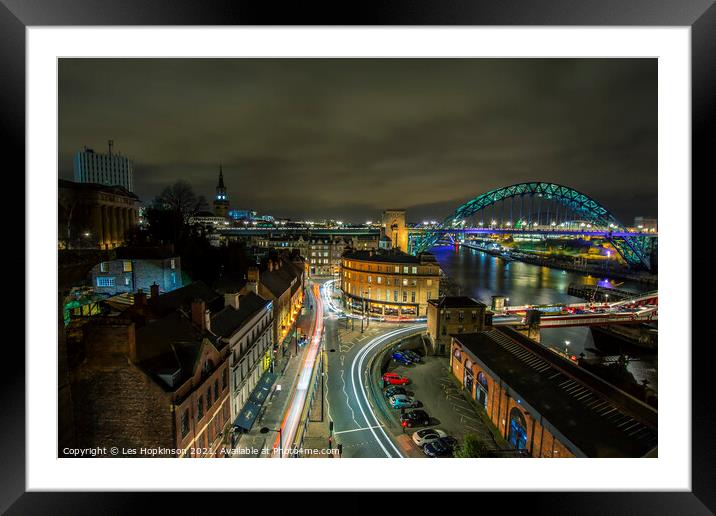 Newcastle Upon Tyne at rush hour Framed Mounted Print by Les Hopkinson