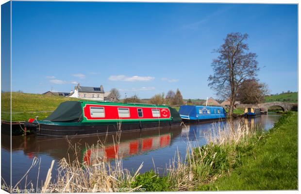 Monmouth and Brecon Canal at Pencelli. Canvas Print by Heidi Stewart