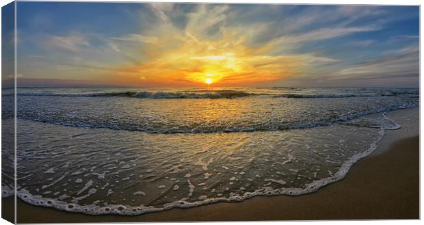 Panoramic view of picturesque sunset on the beach Canvas Print by Wdnet Studio