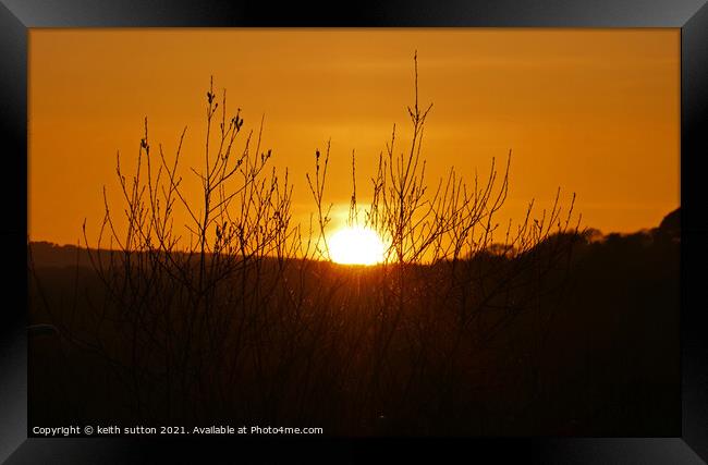 setting sun Framed Print by keith sutton