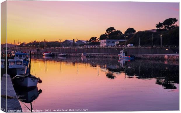 Sunset over Hayle Harbour, Cornwall, England Canvas Print by Rika Hodgson