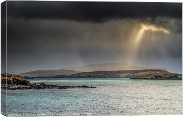 The light is outpoured on St Ninian's Isle Canvas Print by Richard Ashbee