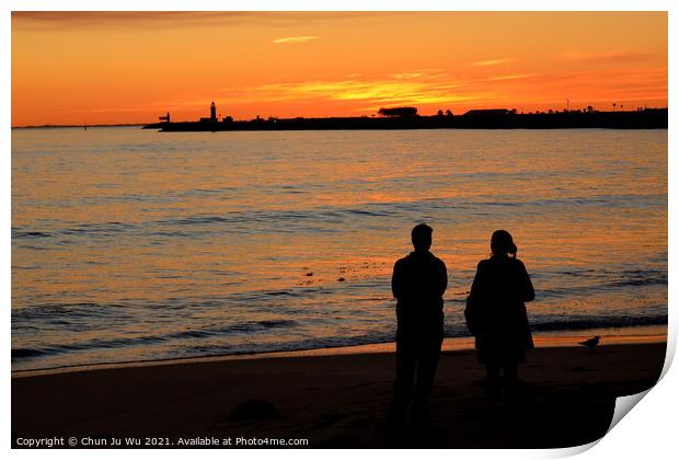 Silhouette of a couple watching sunset on beach in Fremantle, WA, Australia Print by Chun Ju Wu