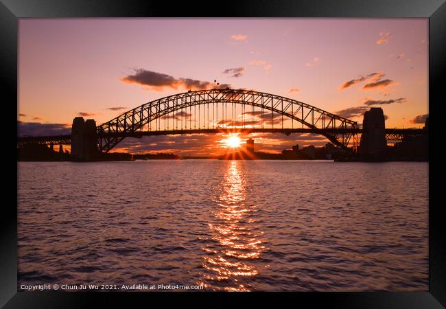 Silhouette of Sydney Harbour Bridge at sunset time Framed Print by Chun Ju Wu