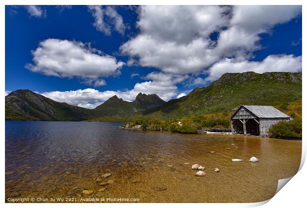 Dove Lake and Cradle Mountain in Tasmania, Australia Print by Chun Ju Wu