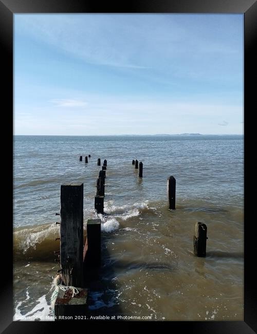 Clear day at the Wooden Groyne  Framed Print by Mark Ritson