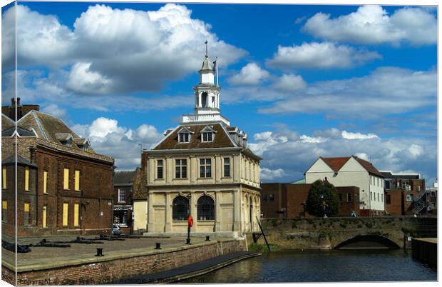 Customs House in Kings Lynn Canvas Print by Clive Wells