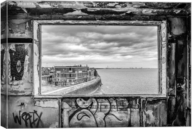 Urban Dereliction On The Banks of the River Humber Canvas Print by K7 Photography