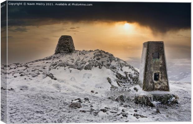  Ben Vrackie, Pitlochry, Perthshire, Scotland in w Canvas Print by Navin Mistry