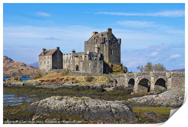 Eilean Donan Castle Scotland Print by Len Pugh