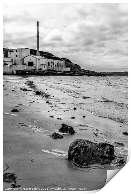 Bowmore, Isle of Islay Print by Gavin Liddle
