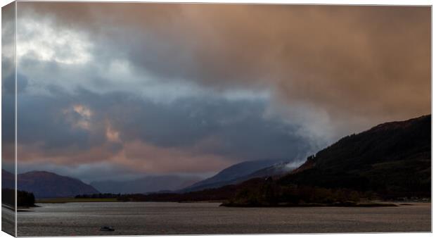 loch eil Fort William in the Scottish Highlands Canvas Print by chris smith