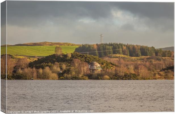 Eco Bothy on Loch Ken, surrounded by woodland, Dumfries and Galloway, Scotland Canvas Print by SnapT Photography