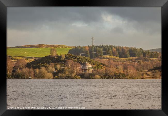 Eco Bothy on Loch Ken, surrounded by woodland, Dumfries and Galloway, Scotland Framed Print by SnapT Photography