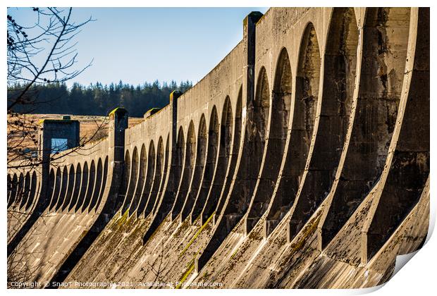 The architecture of Clatteringshaws Dam, with arches along the top of the dam Print by SnapT Photography