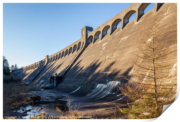 Clatteringshaws Dam on the Blackwater of Dee, in the winter sun in Scotland Print by SnapT Photography