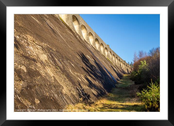 Arches at the top of Clatteringshaws Dam, on the Galloway Hydro Electric Scheme Framed Mounted Print by SnapT Photography