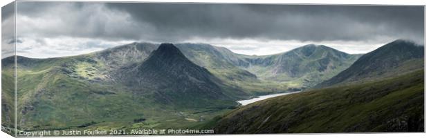  Panoramic view of Tryfan and the Ogwen valley Canvas Print by Justin Foulkes