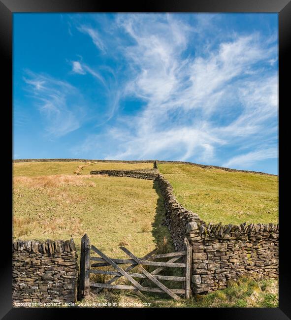 Cirrus Gateway and Wall  Framed Print by Richard Laidler