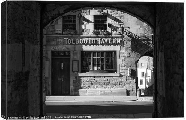 Tolbooth Tavern on the Royal Mile Edinburgh Scotland  photographed through Sugarhouse Close. Canvas Print by Philip Leonard
