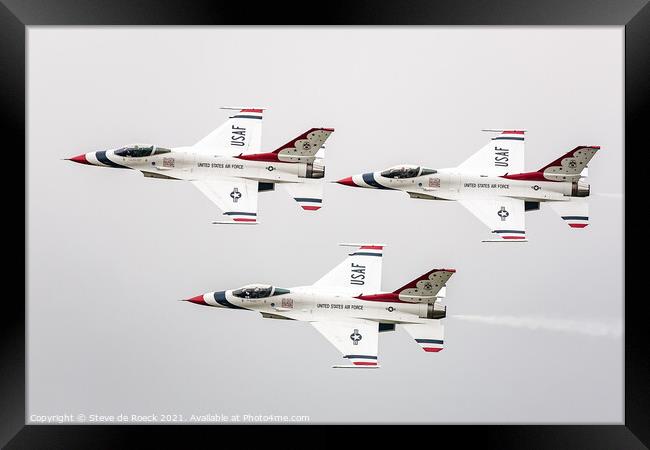 Thunderbirds Lockheed F16 Framed Print by Steve de Roeck