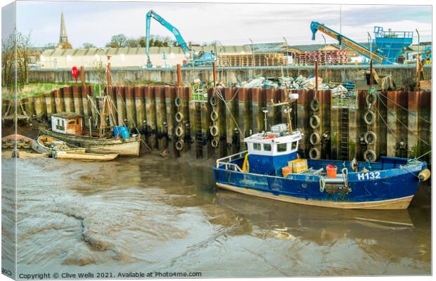 Low tide at Kings Lynn Canvas Print by Clive Wells