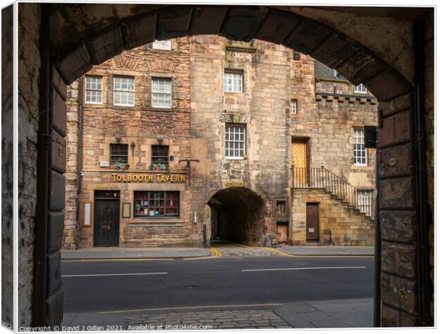 Old Tolbooth Wynd Canvas Print by David J Gillan