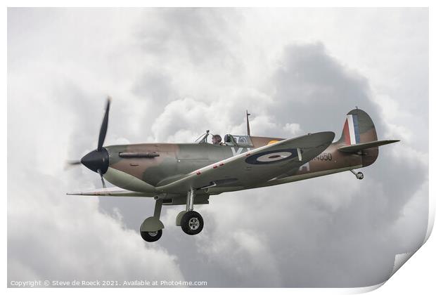 Spitfire Final Approach To Land Print by Steve de Roeck