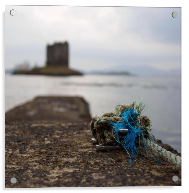 Knotted rope on jetty at Castle Stalker. Acrylic by Tommy Dickson