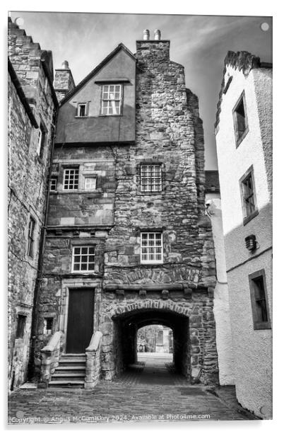Bakehouse Close, Canongate, Edinburgh (monochrome) Acrylic by Angus McComiskey