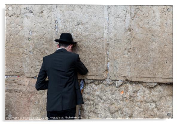 Jew at the wailing wall in jerusalem Acrylic by Chris Willemsen