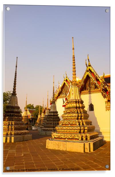 A group of small stupa at Phra Chedi Rai Buddha te Acrylic by Hanif Setiawan