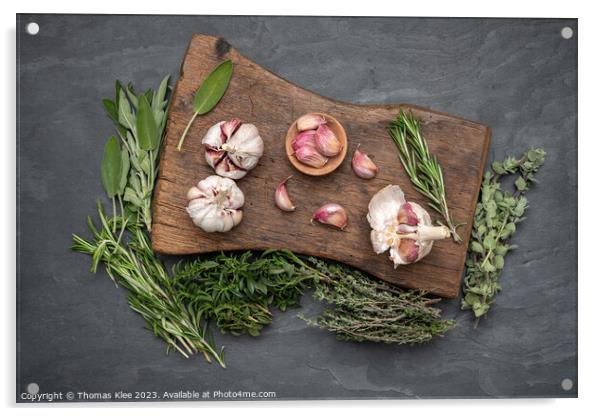 Still life, Garlic on a chopping board with herbs Acrylic by Thomas Klee