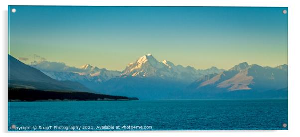 A view of Mount Cook at sunset from the shore at Lake Pukaki Acrylic by SnapT Photography