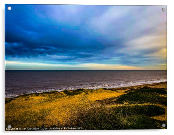 Wilsthorpe Beach Acrylic by Ian Donaldson