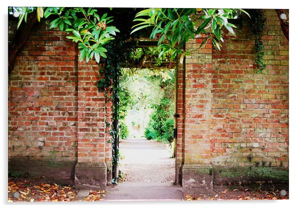 A gate at Lady Dixon Park in Belfast. Acrylic by Mari Lara