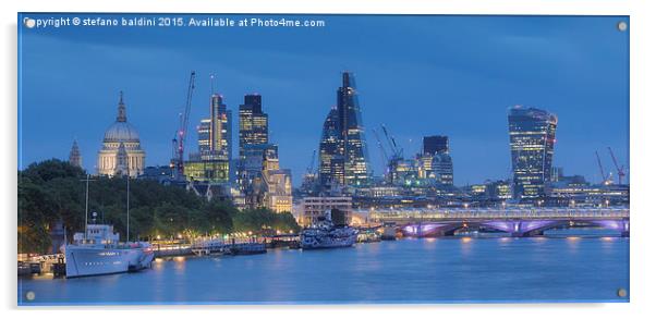 London skyline and river Thames at dusk, London, E Acrylic by stefano baldini
