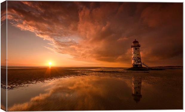 Light up at the lighthouse Canvas Print by Steve Cole