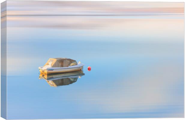 Serenity at sea Canvas Print by Susan Leonard