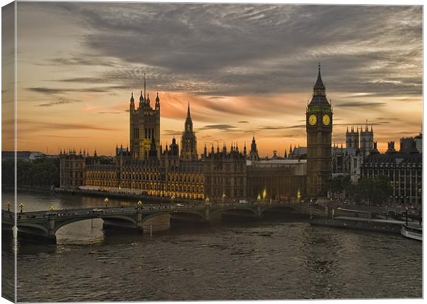 Sunset over Parliament Canvas Print by kelvin ryan