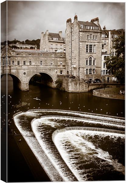 Pulteney Weir, Bath, England, UK Canvas Print by Mark Llewellyn