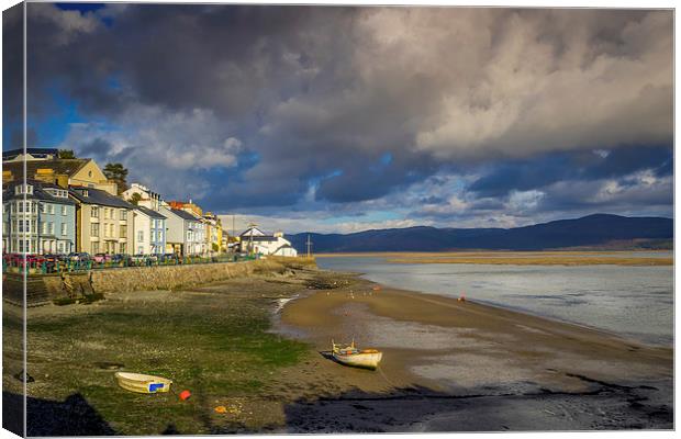 Aberdovey Seafront, Wales, UK Canvas Print by Mark Llewellyn