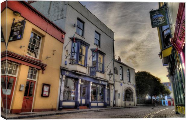 Bar 10 and Five Arches Tenby Canvas Print by Simon West