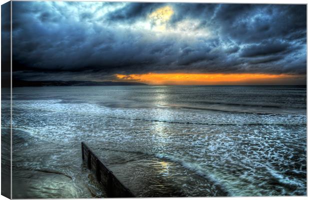 Calm before the storm Canvas Print by Simon West