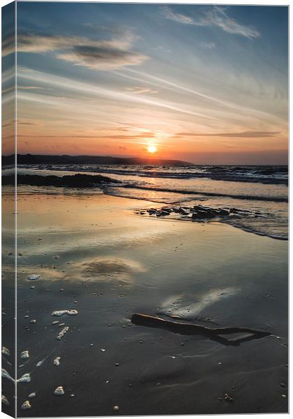 Saundersfoot Beach Sunrise Canvas Print by Simon West